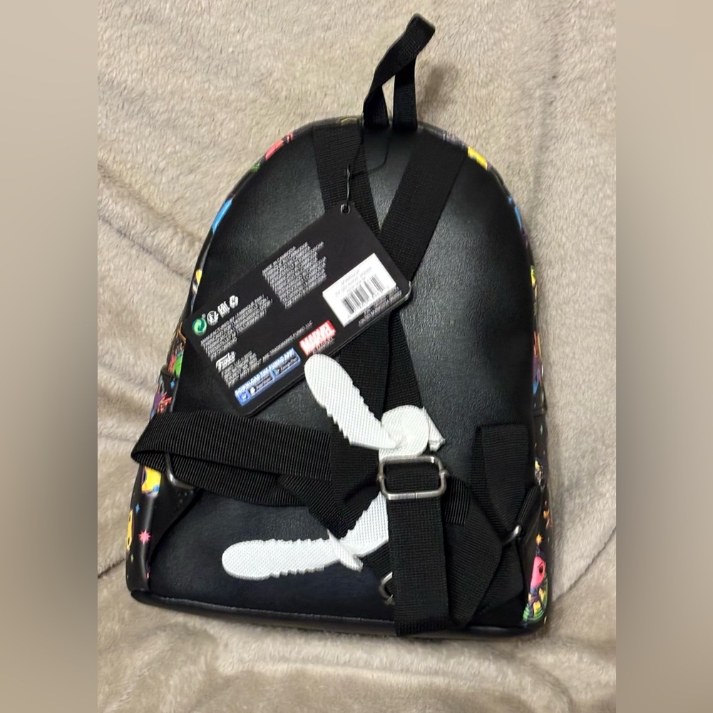 New Funko Marvel Infinity Saga Neon Print
11.5" Mini Black Light Backpack - Picture 7 of 8
